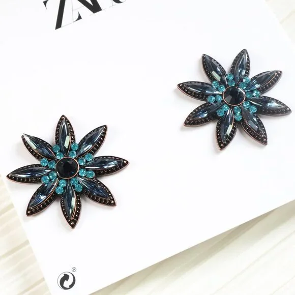 ZARA Dazzling Blue Crystal Floral Earrings Elegant Flower Design New - Picture 2 of 2